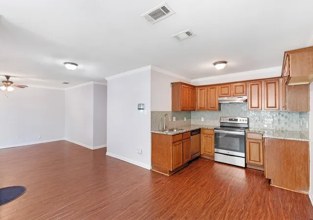 Photo 3 of Single family home for sale at 6433 Leana Ave, Dallas, TX 75241 | MLS# 21399389 | Listing updated on 2026-10-07