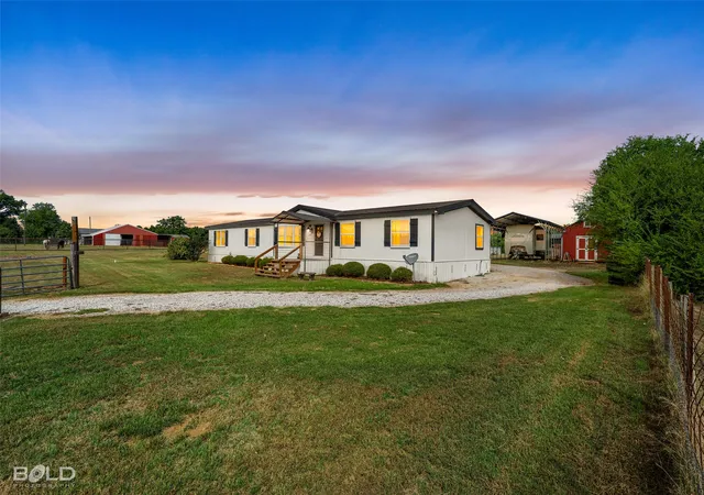 Photo 3 of Manufactured home for sale at 135 Peace Ln, Benton, LA 71006 | MLS# 21376780 | Listing updated on 2026-10-06