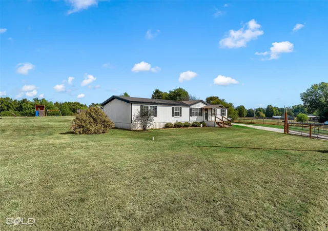Photo 4 of Manufactured home for sale at 135 Peace Ln, Benton, LA 71006 | MLS# 21376780 | Listing updated on 2026-10-06