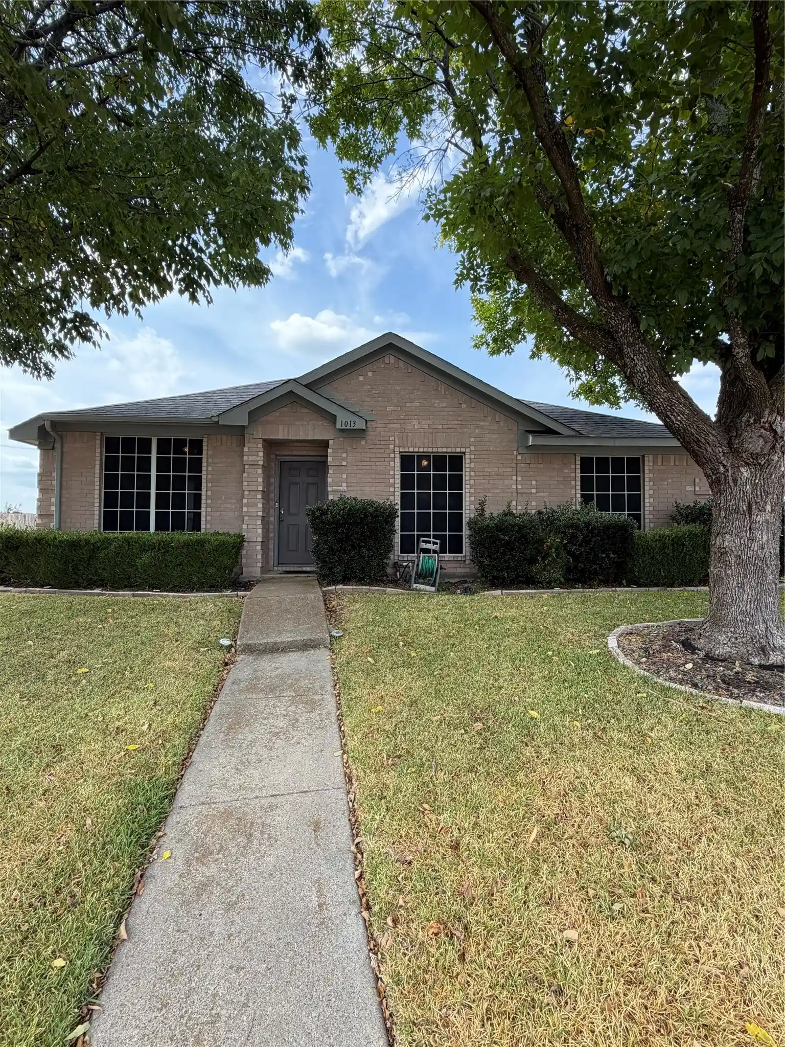 Photo 1 of Single family home for sale at 1013 Wentwood Dr, De Soto, TX 75115 | MLS# 21399407 | Listing updated on 2026-10-23