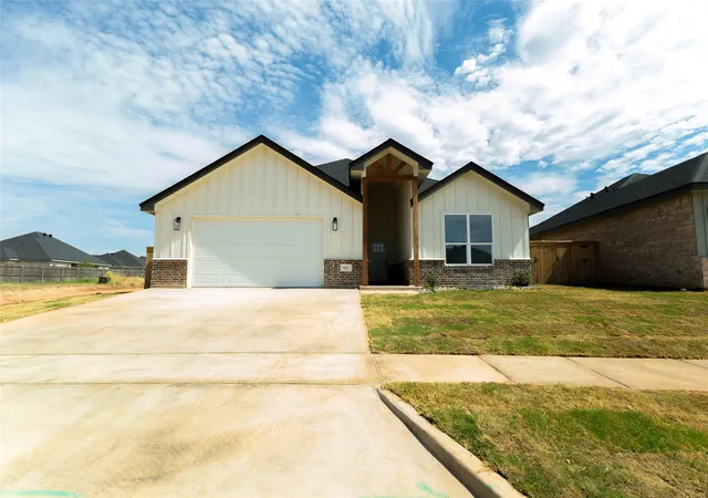 Photo 1 of Single family home for sale at 7633 Mountain View Rd, Abilene, TX 79602 | MLS# 21399411 | Listing updated on 2026-10-01