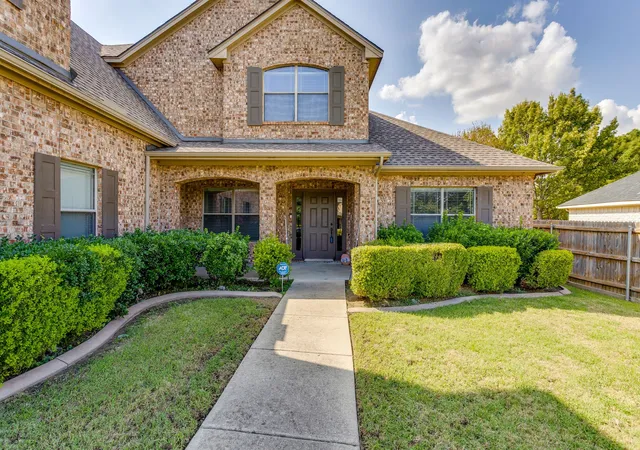 Photo 1 of Single family home for sale at 2620 Glen Ranch Dr, Burleson, TX 76028 | MLS# 21395267 | Listing updated on 2026-09-30