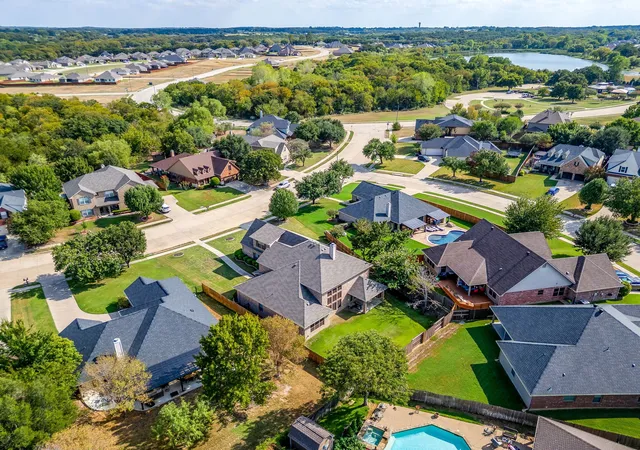 Photo 3 of Single family home for sale at 2620 Glen Ranch Dr, Burleson, TX 76028 | MLS# 21395267 | Listing updated on 2026-09-30