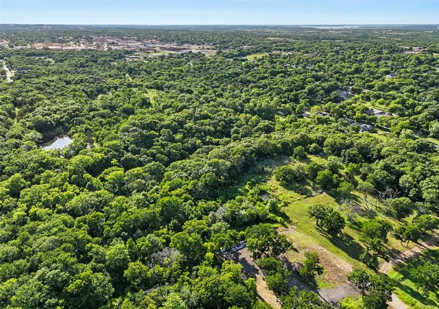 Photo 2 of Sale Pending at 727 E End Rd, Denison, TX 75021 | MLS# 21383174 | Listing updated on 2026-10-04