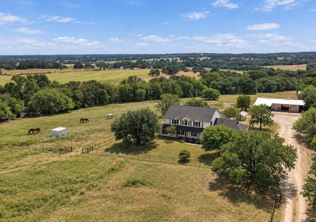 Single family home for sale at 842 Cornstubble Ln, Weatherford, TX 76487 | MLS# 21399463