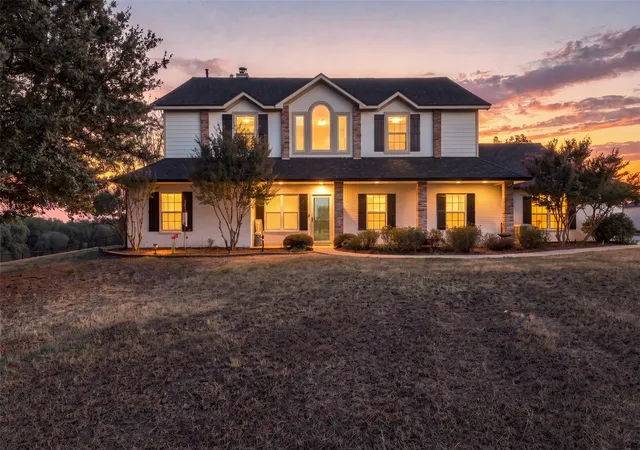 Photo 3 of Single family home for sale at 842 Cornstubble Ln, Weatherford, TX 76487 | MLS# 21399463 | Listing updated on 2026-10-09