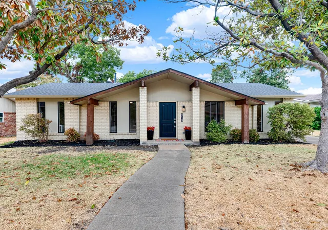 Photo 1 of Single family home for sale at 914 Prestwick Ln, Richardson, TX 75080 | MLS# 21399368 | Listing updated on 2026-10-07