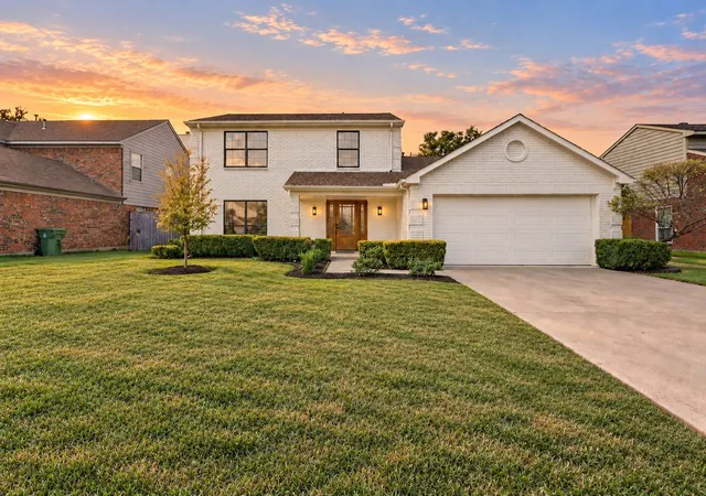 Photo 1 of Single family home for sale at 614 Berkley Dr, Grapevine, TX 76051 | MLS# 21397874 | Listing updated on 2026-10-03