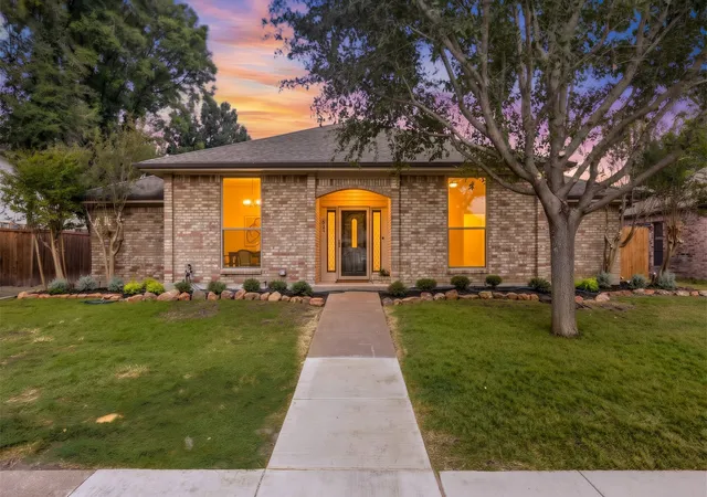 Photo 1 of Single family home for sale at 514 Ridgegate Dr, Garland, TX 75040 | MLS# 21394727 | Listing updated on 2026-10-03