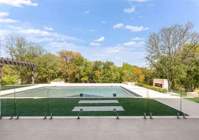 Photo 2 of Single family home for sale at 371 Broadwing Dr, Fairview, TX 75069 | MLS# 21392041 | Listing updated on 2026-10-29