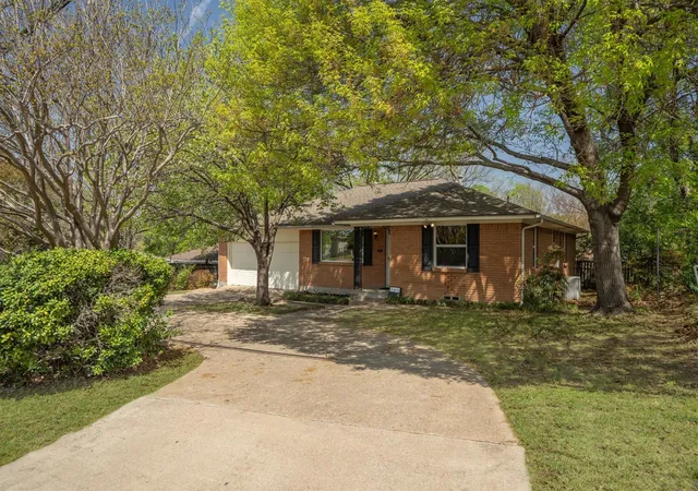 Photo 3 of Single family home for sale at 2461 Highland Rd, Dallas, TX 75228 | MLS# 21399359 | Listing updated on 2026-09-30