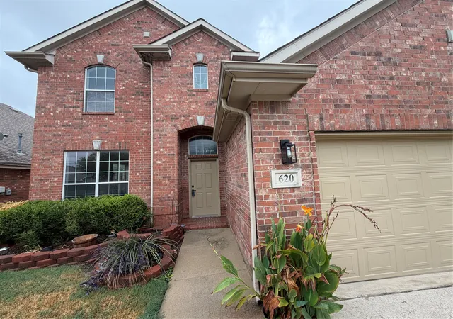 Photo 2 of Single family home for sale at 620 Darlington Trl, Fort Worth, TX 76131 | MLS# 21398800 | Listing updated on 2026-10-04