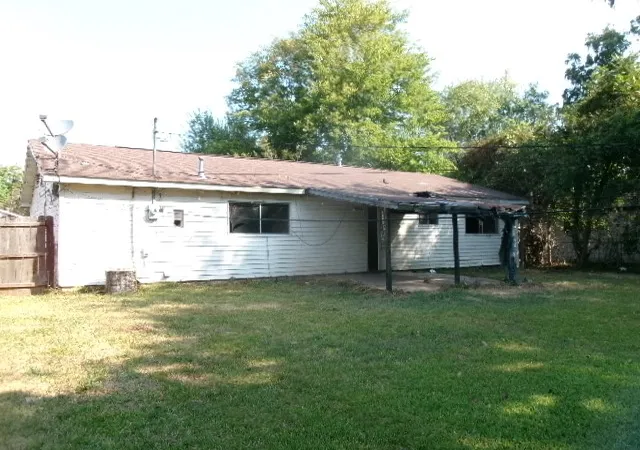 Photo 3 of Sale Pending at 3216 Thunderbird Ln, Bossier City, LA 71112 | MLS# 21399618 | Listing updated on 2026-10-08