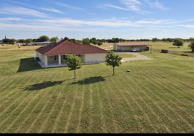 Photo 3 of Single family home for sale at 1220 Hinchliffe Rd, Mexia, TX 76667 | MLS# 21397689 | Listing updated on 2026-10-05