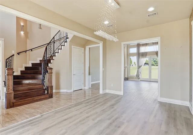 Photo 3 of Sale Pending at 198 N Beach Dr, Bossier City, LA 71111 | MLS# 21398752 | Listing updated on 2026-10-10