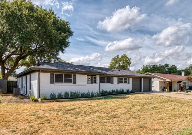 Photo 2 of Single family home for sale at 417 Fieldwood Ter, Hurst, TX 76053 | MLS# 21389445 | Listing updated on 2026-09-30