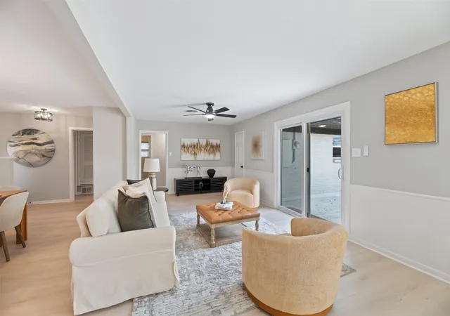 Photo 4 of Single family home for sale at 417 Fieldwood Ter, Hurst, TX 76053 | MLS# 21389445 | Listing updated on 2026-09-30