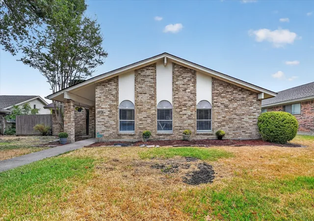 Photo 3 of Single family home for sale at 1813 Tulane Dr, Richardson, TX 75081 | MLS# 21398590 | Listing updated on 2026-10-10