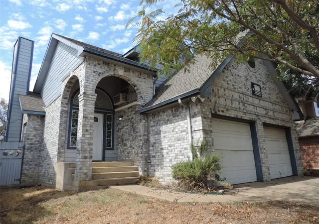Photo 1 of Sale Pending at 6825 W Driffield Ct, North Richland Hills, TX 76182 | MLS# 21399376 | Listing updated on 2026-10-09