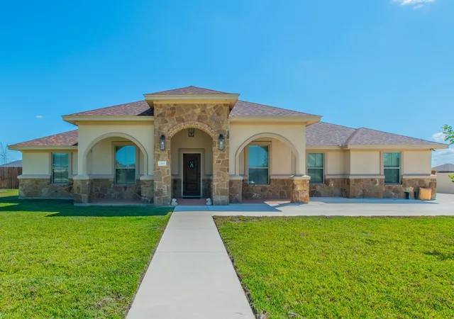 Photo 1 of Single family home for sale at 2410 Sandpiper Dr, Killeen, TX 76542 | MLS# 21396109 | Listing updated on 2026-10-10