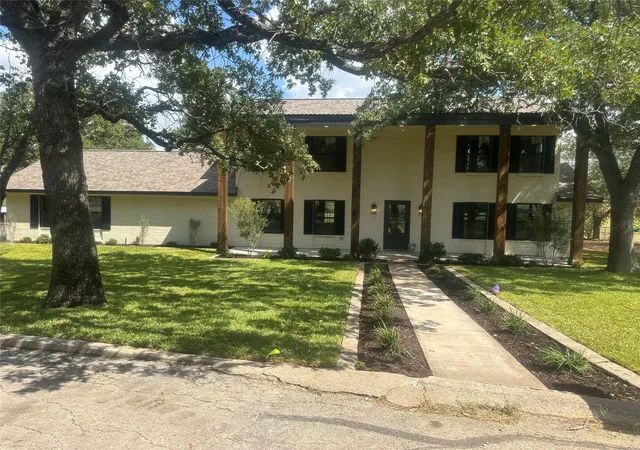 Single family home for sale at 6661 Fm 920, Bridgeport, TX 76426 | MLS# 21399616