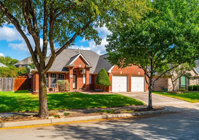 Photo 2 of Single family home for sale at 5457 Navajo Brg Trl, Fort Worth, TX 76137 | MLS# 21398465 | Listing updated on 2026-10-10