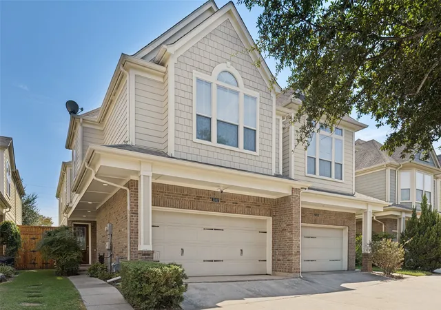 Photo 1 of Townhouse for sale at 1142 N Bishop Ave, Dallas, TX 75208 | MLS# 21399806 | Listing updated on 2026-10-04