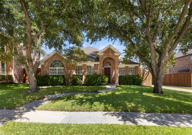 Photo 1 of Single family home for sale at 11210 Balcones Dr, Frisco, TX 75033 | MLS# 21386673 | Listing updated on 2026-10-04