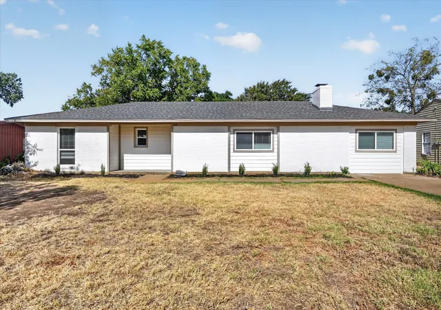 Photo 1 of Single family home for sale at 108 Rosedale Ave, Keene, TX 76059 | MLS# 21389395 | Listing updated on 2026-09-30