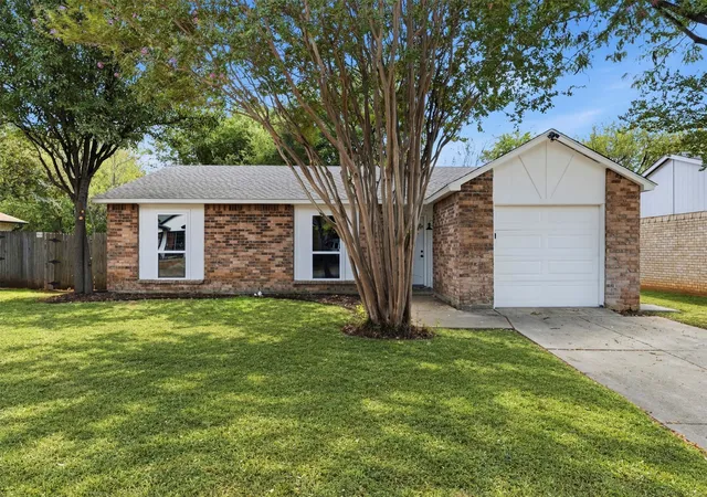 Photo 1 of Single family home for sale at 3817 Longmeadow Way, Fort Worth, TX 76133 | MLS# 21399816 | Listing updated on 2026-10-02