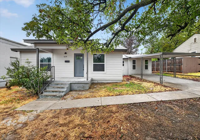 Single family home for sale at 1607 Laura Rd, River Oaks, TX 76114 | MLS# 21393947