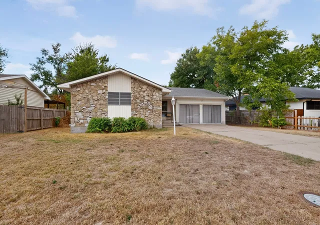 Photo 1 of Single family home for sale at 873 Beverly Dr, Terrell, TX 75160 | MLS# 21399928 | Listing updated on 2026-10-07