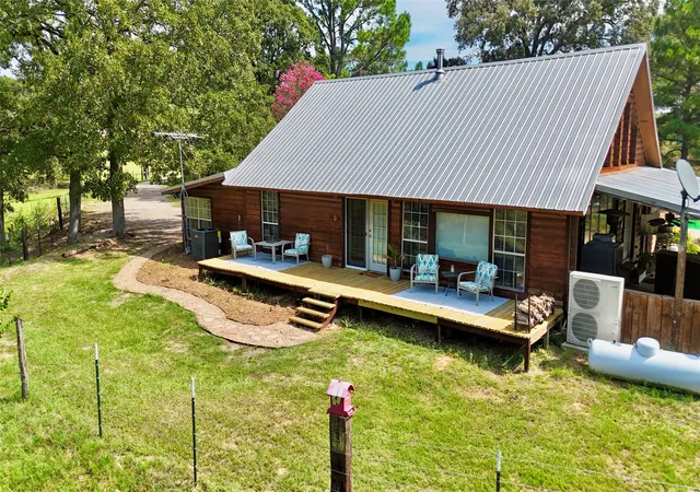 Photo 1 of Sale Pending at 917 Acr 3051, Frankston, TX 75763 | MLS# 21395960 | Listing updated on 2026-10-27