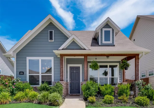 Photo 1 of Single family home for sale at 1996 Sunnybrook Dr, Heartland, TX 75126 | MLS# 21364723 | Listing updated on 2026-10-01