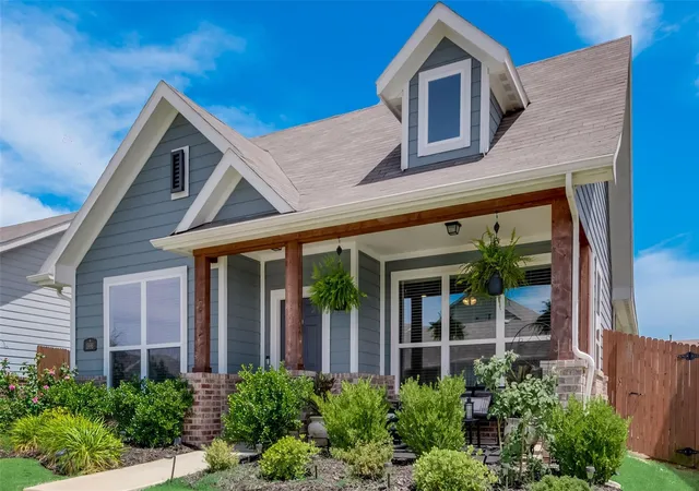 Photo 2 of Single family home for sale at 1996 Sunnybrook Dr, Heartland, TX 75126 | MLS# 21364723 | Listing updated on 2026-10-01