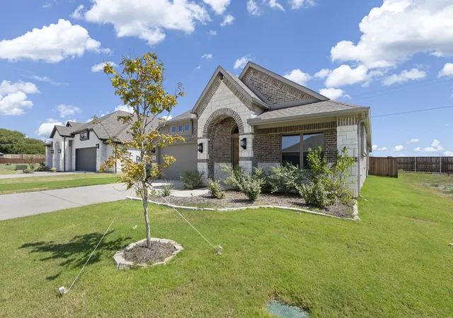 Photo 1 of Single family home for sale at 2452 Acacia Rd, Cleburne, TX 76033 | MLS# 21399976 | Listing updated on 2026-09-30