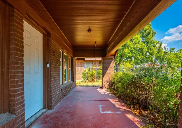 Photo 4 of Single family home for sale at 817 Marion Ave, Fort Worth, TX 76104 | MLS# 21369886 | Listing updated on 2026-09-30