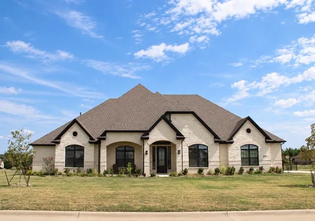Single family home for sale at 4009 Twin Hills Ct, Joshua, TX 76058 | MLS# 21391942