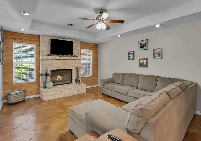 Photo 3 of Single family home for sale at 3287 Rosenthal Pkwy, Lorena, TX 76655 | MLS# 21397935 | Listing updated on 2026-10-01