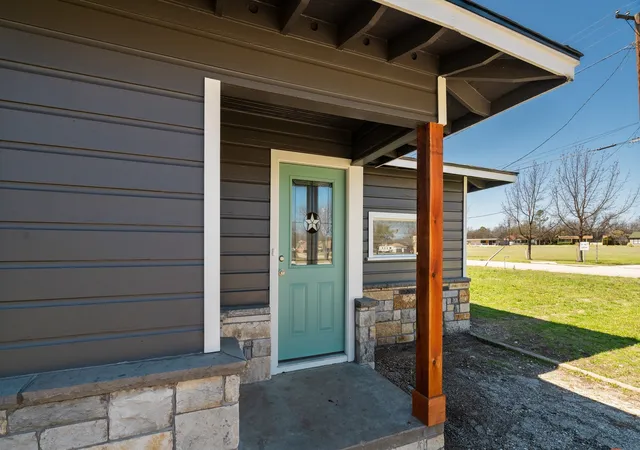 Photo 3 of Single family home for sale at 2001 6th Street, Brownwood, TX 76801 | MLS# 21400036 | Listing updated on 2026-10-01