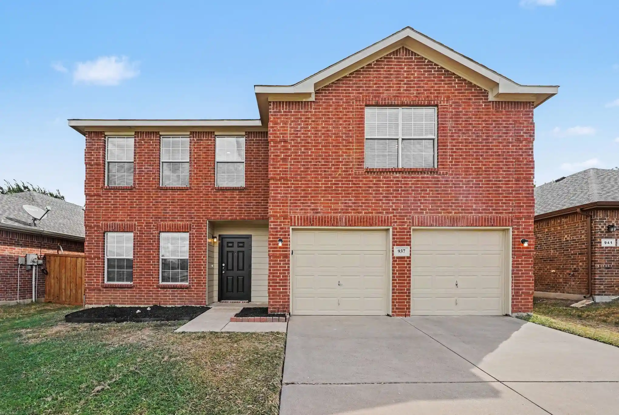 Single family home for sale at 937 Iona Dr, Fort Worth, TX 76120 | MLS# 21397646