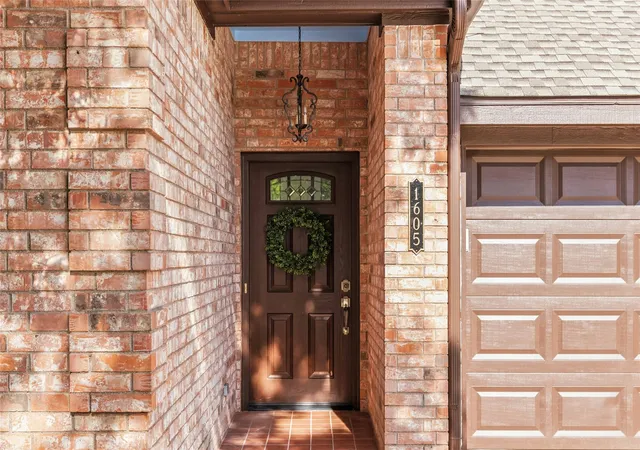 Photo 2 of Single family home for sale at 1605 Southgate Dr, Brownwood, TX 76801 | MLS# 21399846 | Listing updated on 2026-10-01