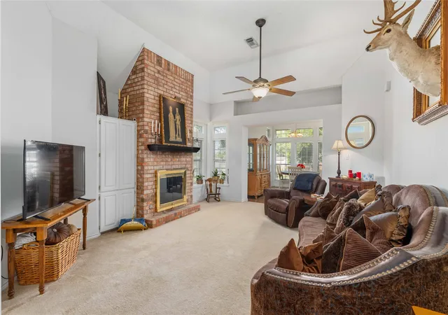Photo 3 of Single family home for sale at 1605 Southgate Dr, Brownwood, TX 76801 | MLS# 21399846 | Listing updated on 2026-10-01