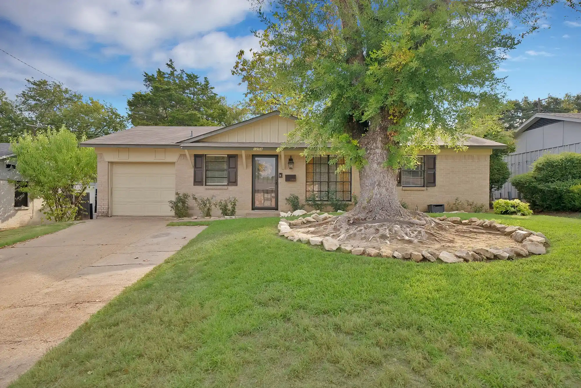 Photo 1 of Single family home for sale at 1258 Hidden Valley Dr, Dallas, TX 75241 | MLS# 21399329 | Listing updated on 2026-10-23