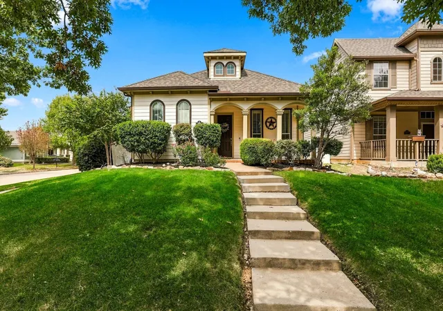 Photo 1 of Single family home for sale at 1901 Brown Thrasher Blvd, Savannah, TX 76227 | MLS# 21398704 | Listing updated on 2026-10-10