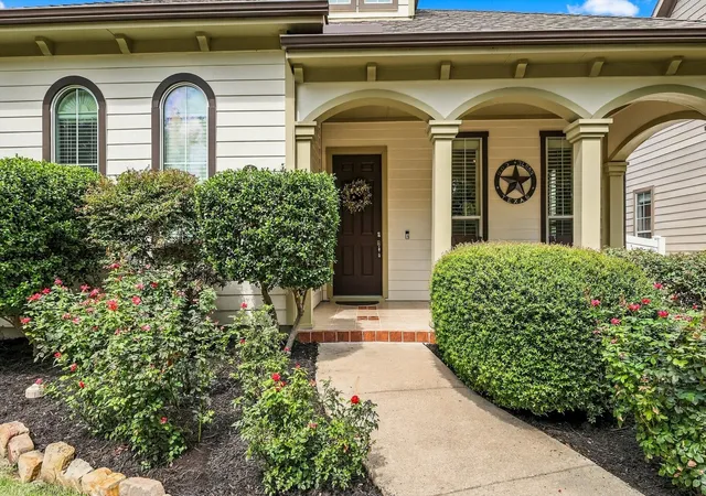 Photo 3 of Single family home for sale at 1901 Brown Thrasher Blvd, Savannah, TX 76227 | MLS# 21398704 | Listing updated on 2026-10-10