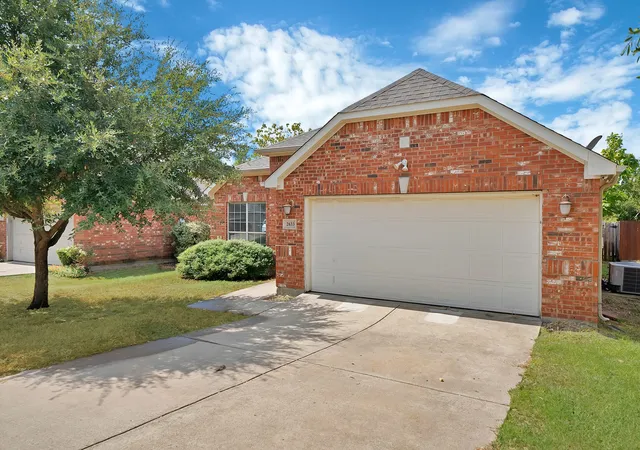 Photo 2 of Single family home for sale at 2633 Pioneer Blfs Rd, Balch Springs, TX 75181 | MLS# 21396092 | Listing updated on 2026-10-01