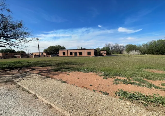 Photo 1 of Sale Pending at 234 Elm Cvs Cir, Abilene, TX 79605 | MLS# 21399870 | Listing updated on 2026-10-06