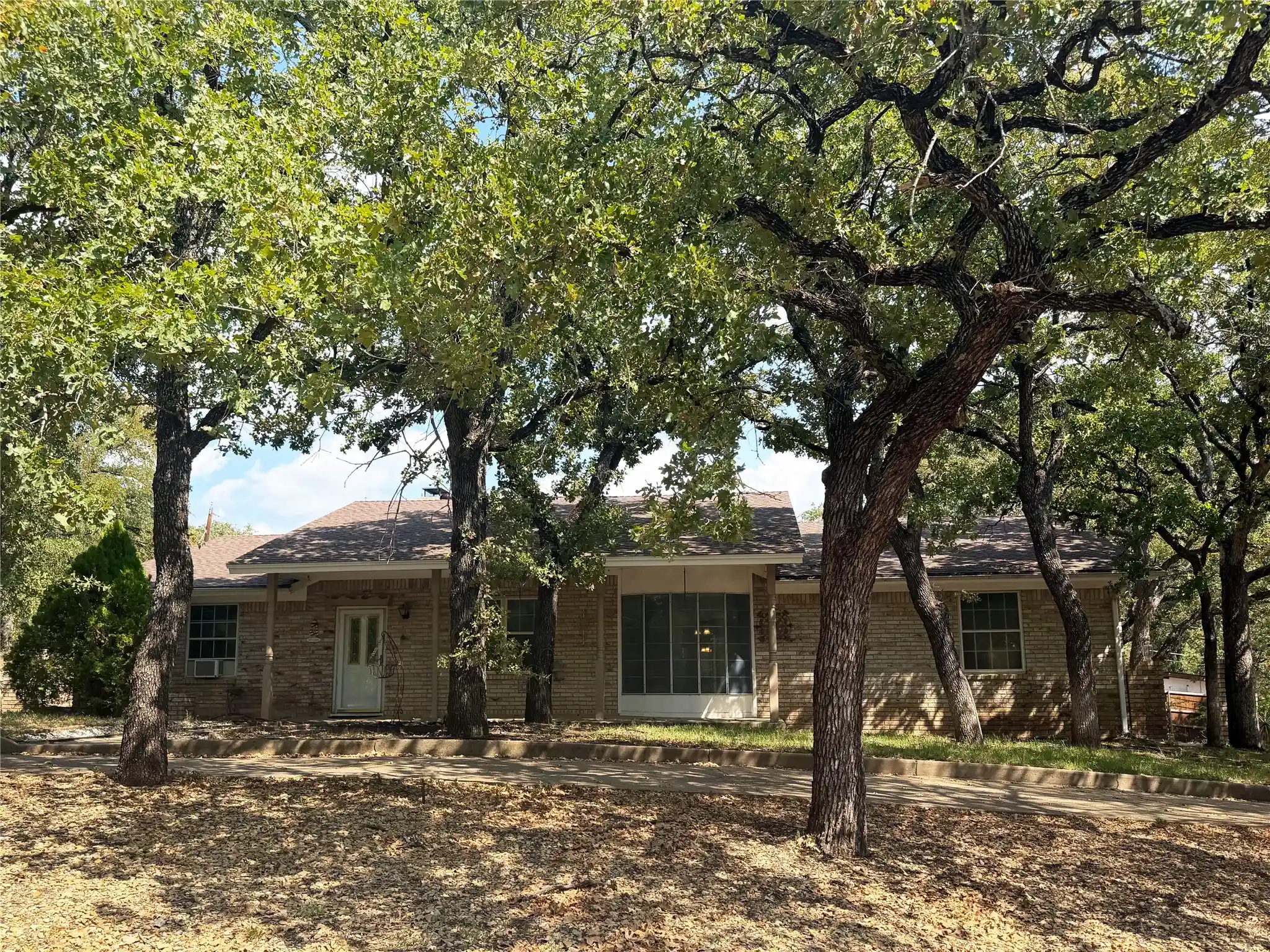 Photo 1 of Single family home for sale at 6628 Chilton Dr, North Richland Hills, TX 76182 | MLS# 21398559 | Listing updated on 2026-10-21