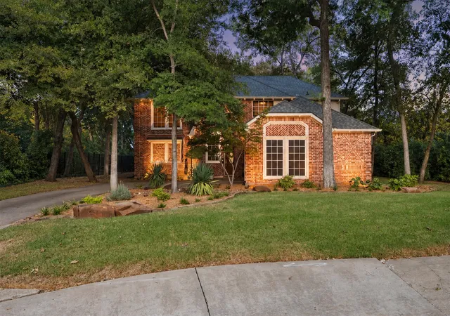 Photo 1 of Single family home for sale at 18 Oxford Way, Allen, TX 75002 | MLS# 21391314 | Listing updated on 2026-10-04